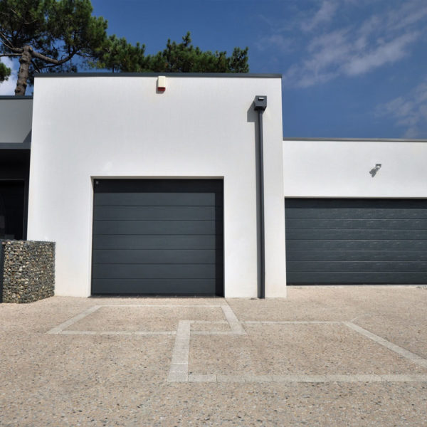 Entrée de maison en béton désactivé - Montendre